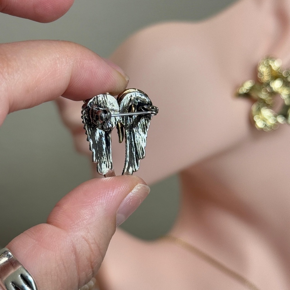 Elegant Gold and Silver Angel Wing Brooch. - Picture 4 of 6